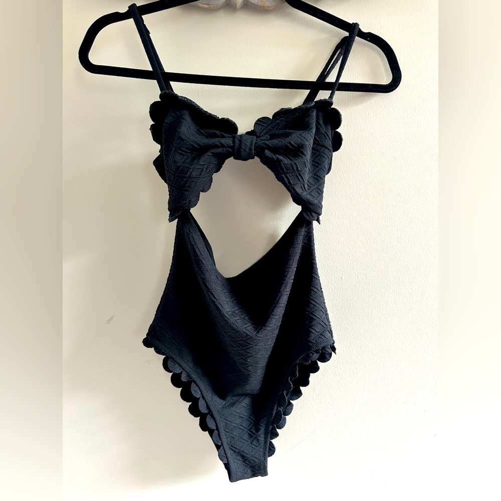 Cupshe Cut Out One Piece